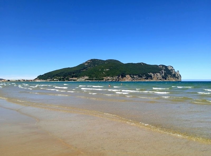 Playa La Salvé de Laredo